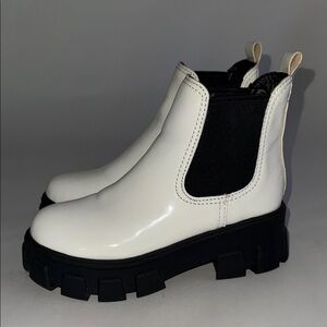 Circus New York by Sam Edelman Darielle treaded Chelsea boot
